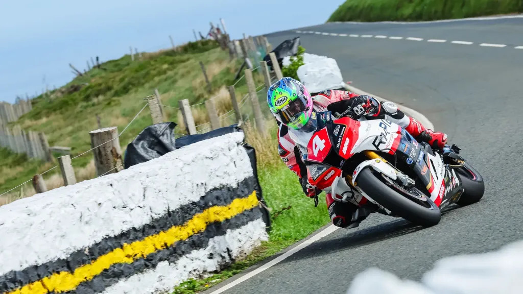 Nem csak Harrisonról szól a TT: Jamie Coward és Mike Browne remek formában várja a versenyeket