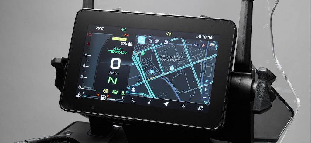 Analóg órától a motoros tabletekig – de mi történik, ha magunkkal visszük a műszerfalat?