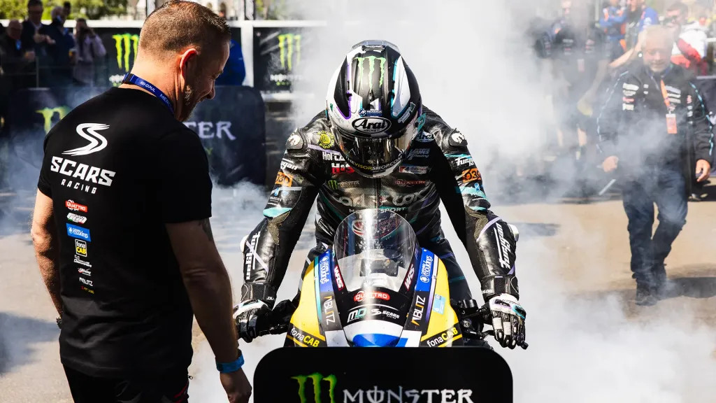 Michael Dunlop megszerezte 35. TT-győzelmét, karnyújtásnyira a 100. rajt, újabb Supersport-dominancia a Ducatival