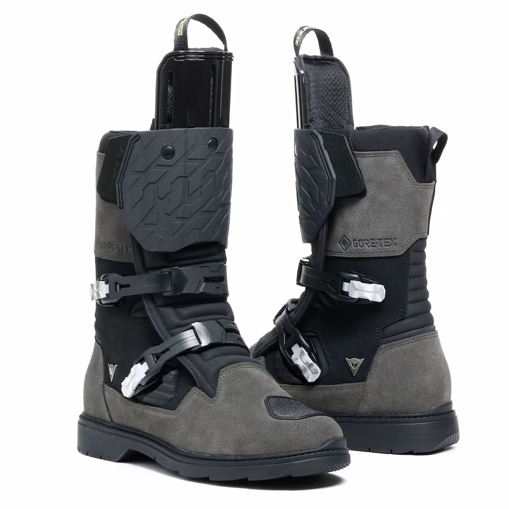 Dainese Overyond XT GTX – Egy csizma, amivel nem kell választanod aszfalt és földút között Dainese Overyond XT GTX – Egy csizma, amivel nem kell választanod aszfalt és földút között