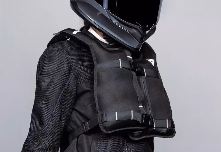 Dainese Smart GO: Mobillal működtethető, egyszerűbb, könnyebb motoros légzsák a mindennapokra